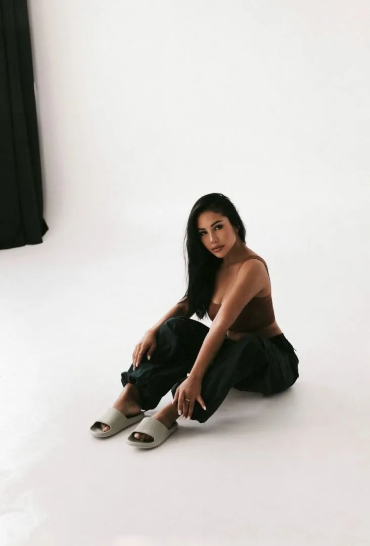 Escort model Medina in Dubai